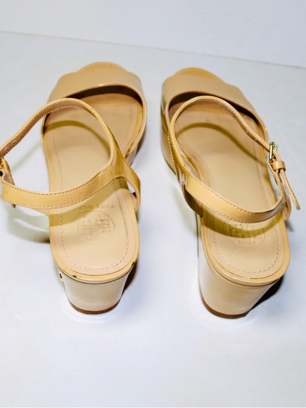 Tory Burch Abena Wedge Sandals in Beige - Picture 4 of 13